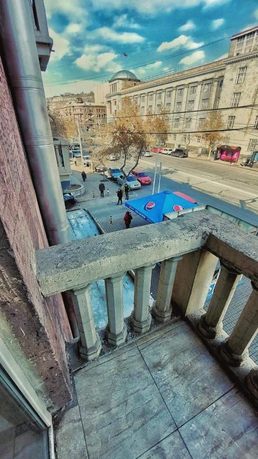 Шикарная Однушка На Абовяна Erivan Exterior foto